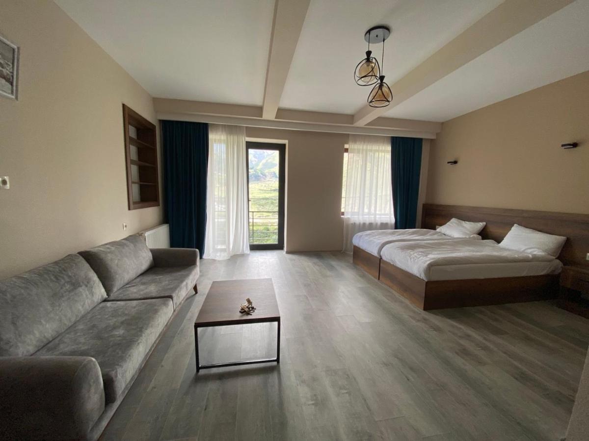Hotel Axien Kazbegi מראה חיצוני תמונה