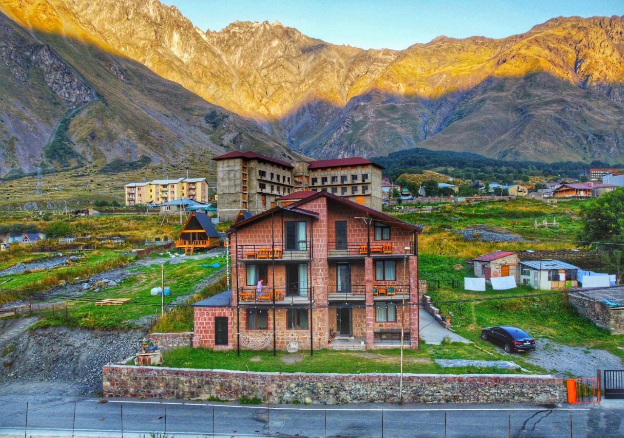 Hotel Axien Kazbegi מראה חיצוני תמונה