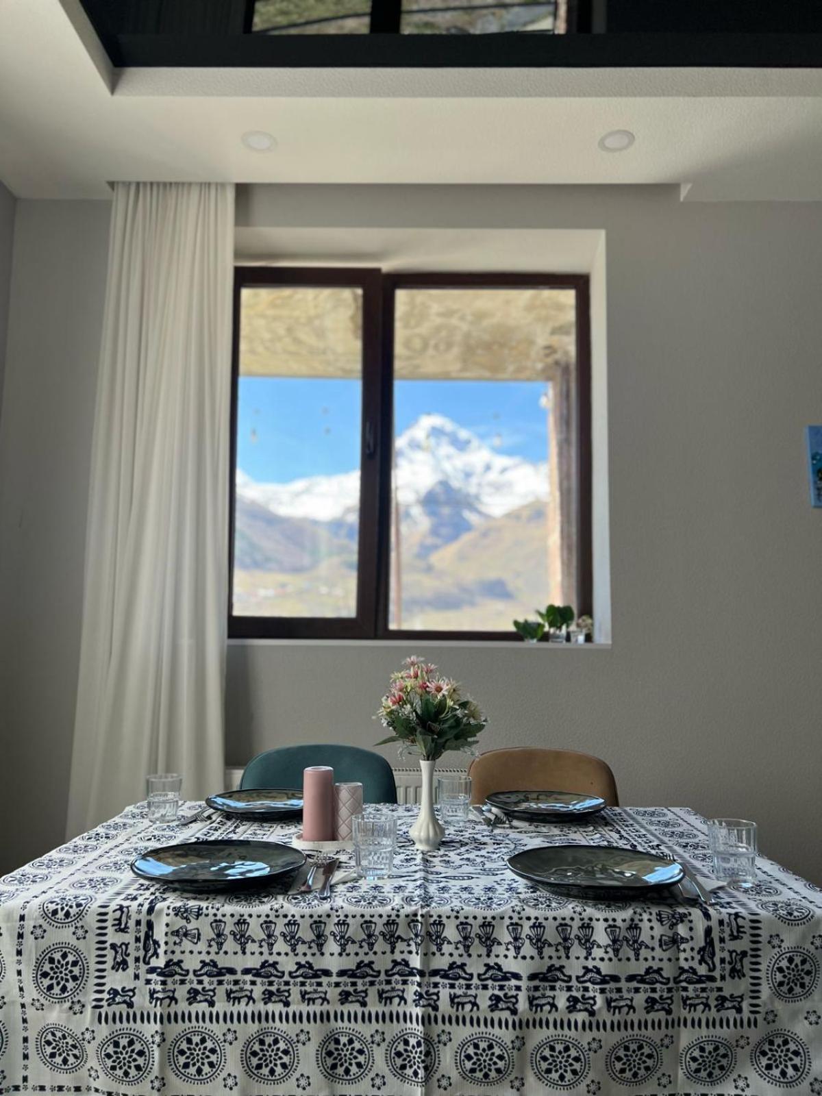 Hotel Axien Kazbegi מראה חיצוני תמונה